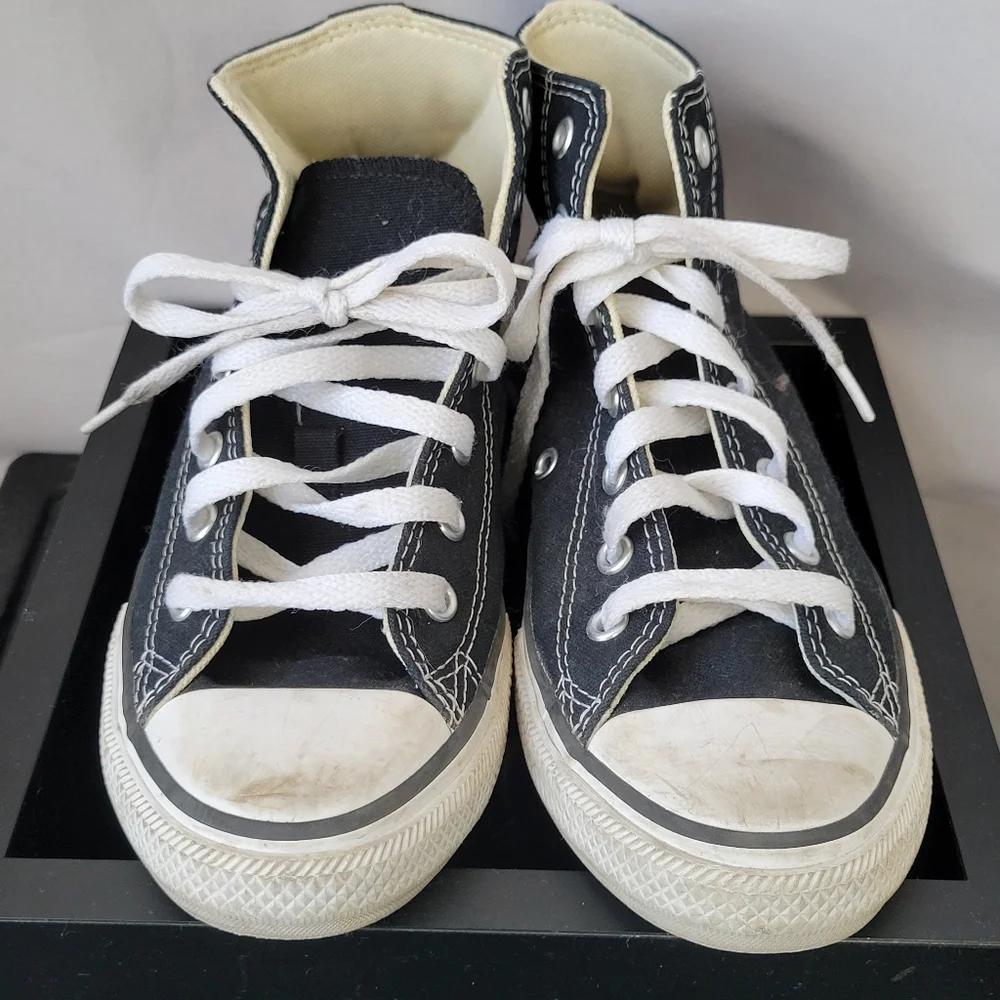 Converse Chuck Taylor All Star High Top Unisex Kids Sneakers Youth 2.5‎